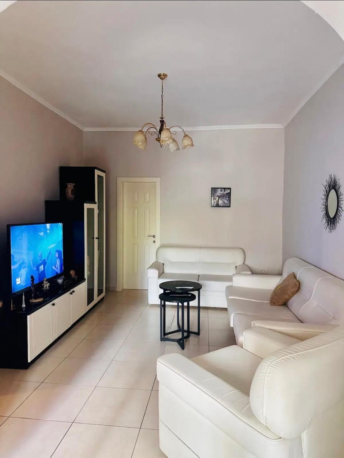 Quaint Gem ,your Away From * Tirana